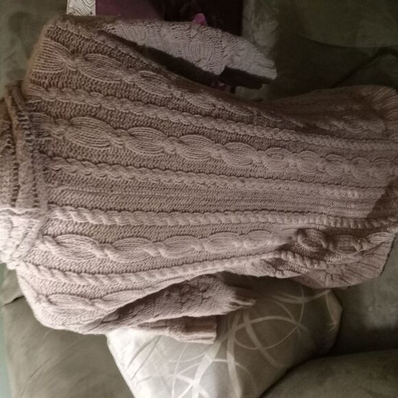 Cozy Cable Knit Sweater - Taupe - Picture 5 of 7